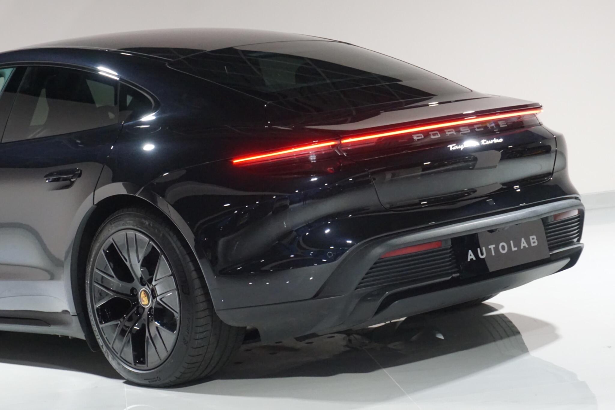 Porsche Taycan Performance Plus 93.4kWh Turbo Saloon 4dr Electric Auto 4WD (680 ps)